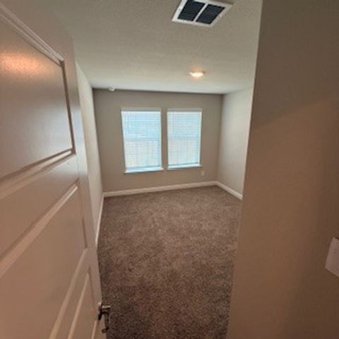 1332 Honey Creek Drive, Desoto, TX 75115