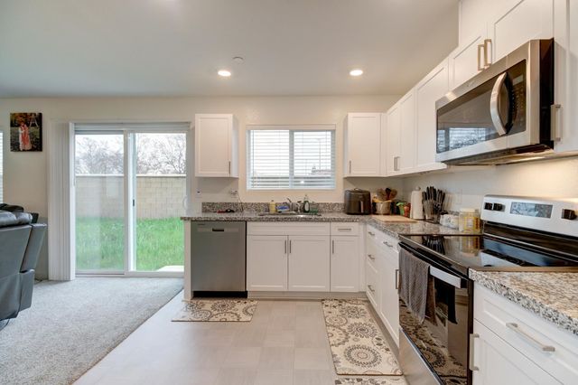 7761 Forestdale Way, Elk Grove, CA 95758