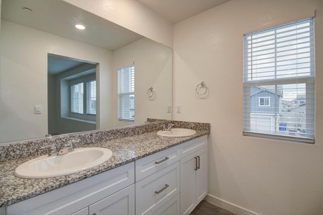 7761 Forestdale Way, Elk Grove, CA 95758