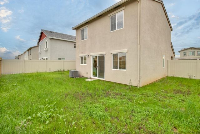 7761 Forestdale Way, Elk Grove, CA 95758