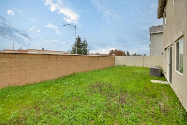 7761 Forestdale Way, Elk Grove, CA 95758