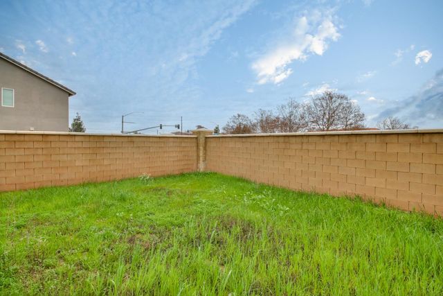 7761 Forestdale Way, Elk Grove, CA 95758