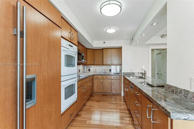 4000 Towerside Ter TS3, Miami, FL 33138