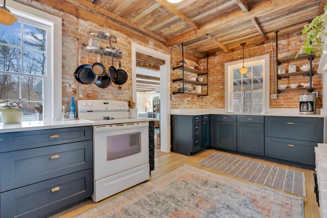 11 North Line Road, Wolfeboro, NH 03894