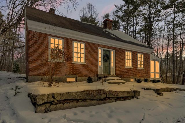 11 North Line Road, Wolfeboro, NH 03894