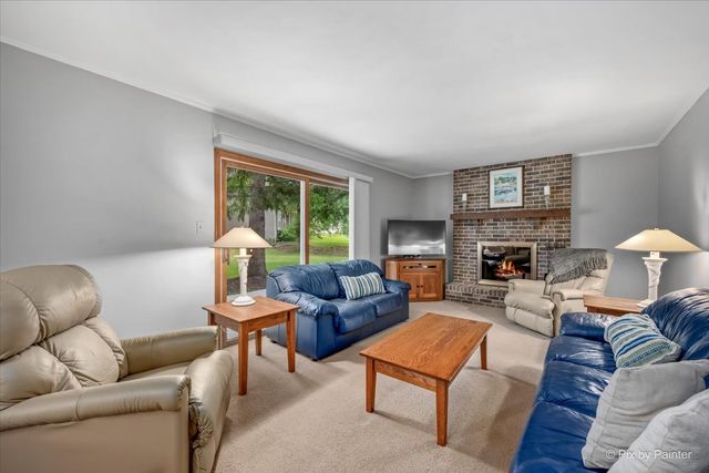 4402 FOX CREEK Drive, Crystal Lake, IL 60012