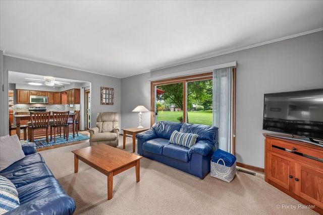 4402 FOX CREEK Drive, Crystal Lake, IL 60012
