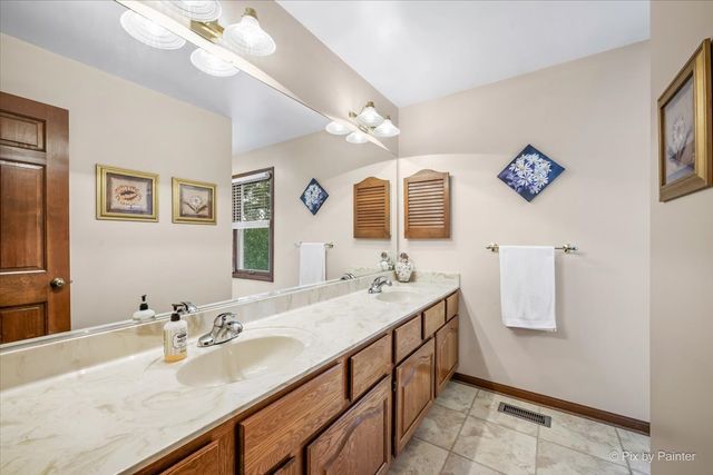 4402 FOX CREEK Drive, Crystal Lake, IL 60012