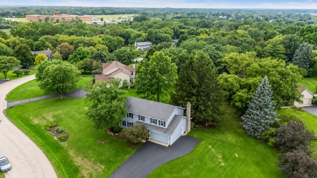 4402 FOX CREEK Drive, Crystal Lake, IL 60012