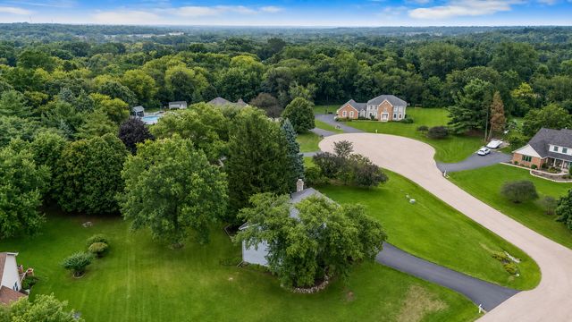 4402 FOX CREEK Drive, Crystal Lake, IL 60012