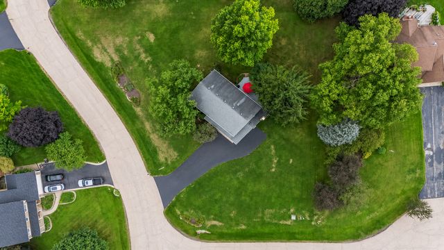 4402 FOX CREEK Drive, Crystal Lake, IL 60012
