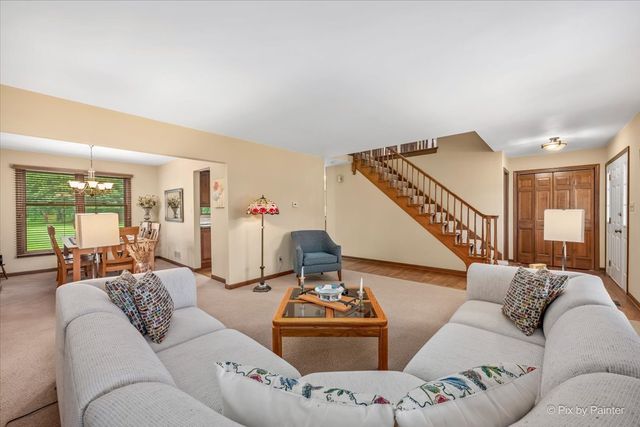 4402 FOX CREEK Drive, Crystal Lake, IL 60012