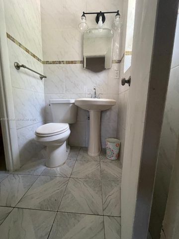 1225 NW 189th Ter, Miami Gardens, FL 33169