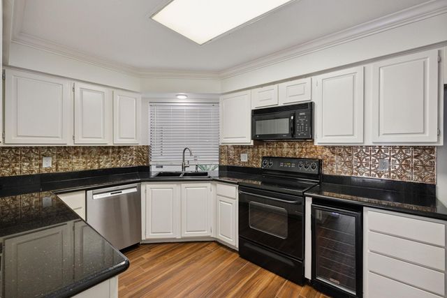 5220 Weslayan Street 111, Houston, TX 77005