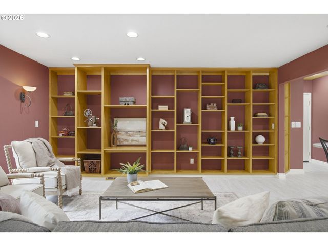 12208 Sw 34TH Ave, Portland, OR 97219