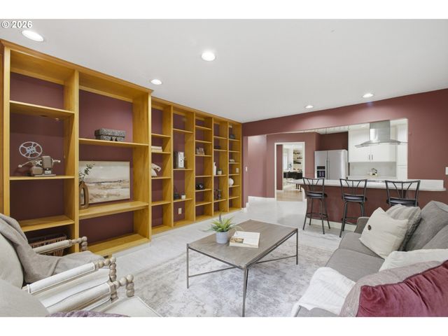 12208 Sw 34TH Ave, Portland, OR 97219