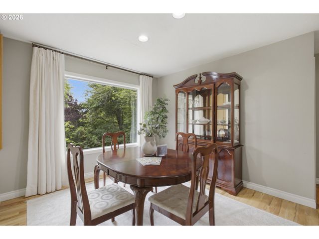 12208 Sw 34TH Ave, Portland, OR 97219