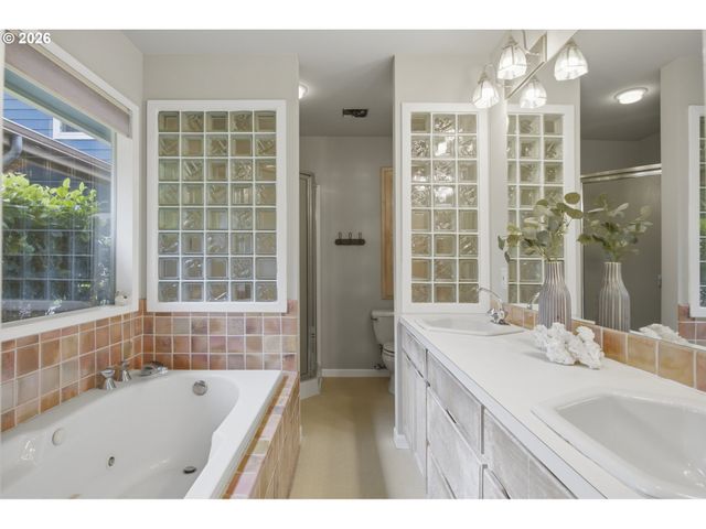 12208 Sw 34TH Ave, Portland, OR 97219