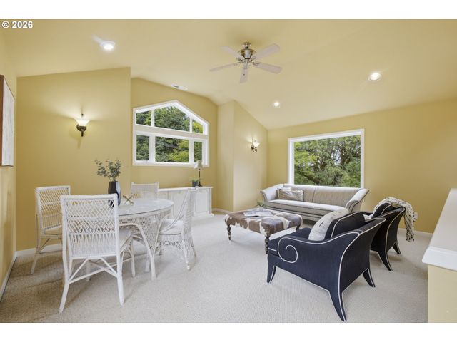 12208 Sw 34TH Ave, Portland, OR 97219