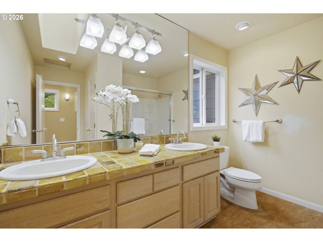 12208 Sw 34TH Ave, Portland, OR 97219