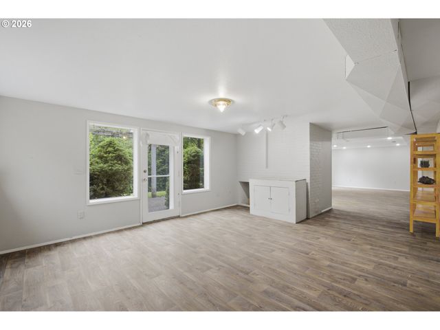 12208 Sw 34TH Ave, Portland, OR 97219