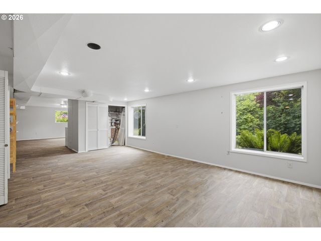 12208 Sw 34TH Ave, Portland, OR 97219