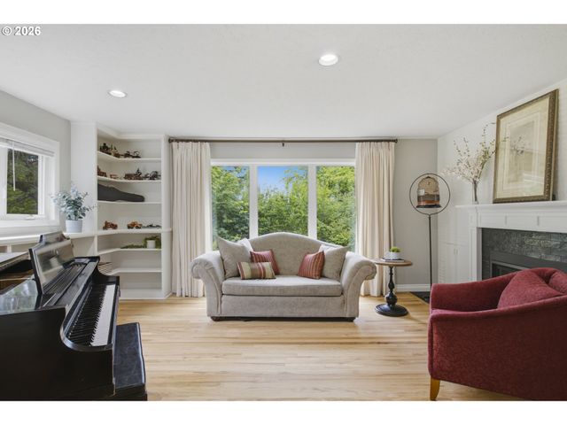 12208 Sw 34TH Ave, Portland, OR 97219
