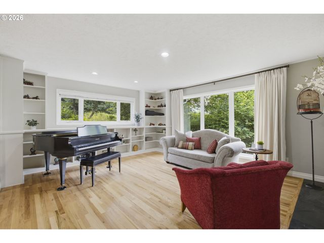 12208 Sw 34TH Ave, Portland, OR 97219