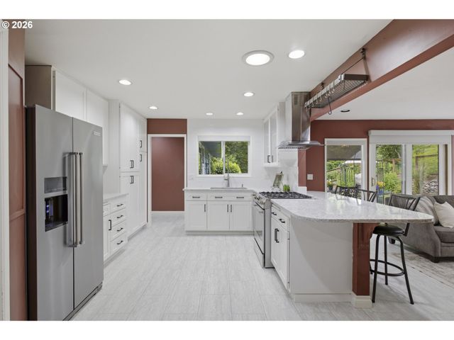 12208 Sw 34TH Ave, Portland, OR 97219