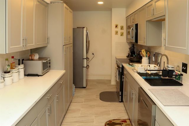 8424 NW 2 PLACE, Gainesville, FL 32607