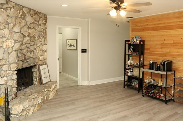 8424 NW 2 PLACE, Gainesville, FL 32607