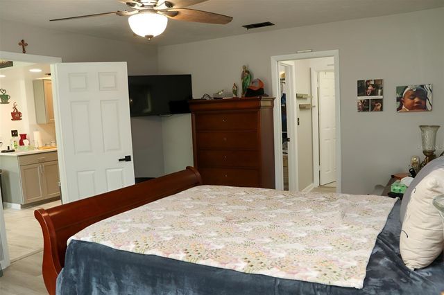 8424 NW 2 PLACE, Gainesville, FL 32607
