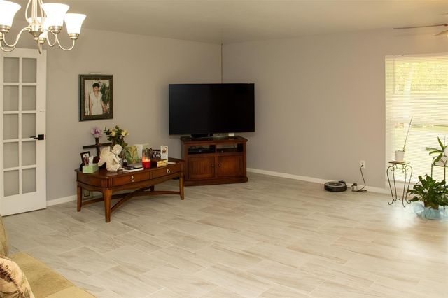 8424 NW 2 PLACE, Gainesville, FL 32607