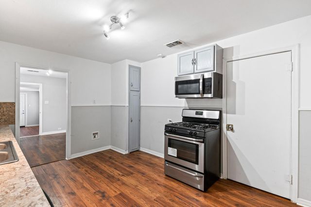 702 W Bells Boulevard, Bells, TX 75414