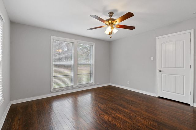 702 W Bells Boulevard, Bells, TX 75414