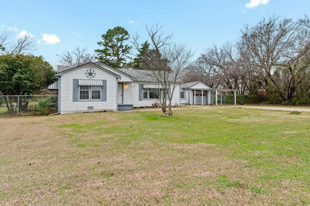 702 W Bells Boulevard, Bells, TX 75414