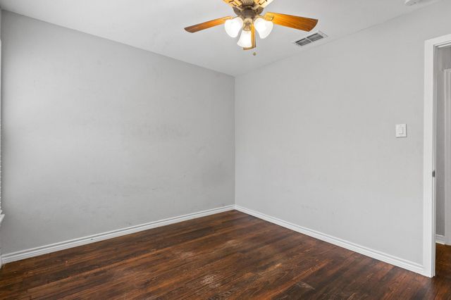 702 W Bells Boulevard, Bells, TX 75414