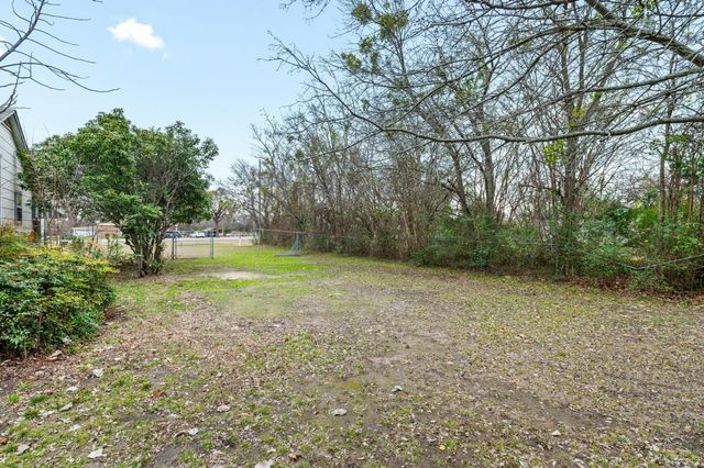 702 W Bells Boulevard, Bells, TX 75414