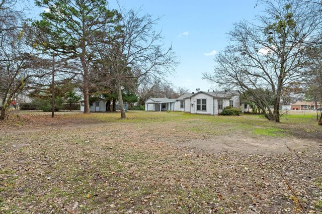 702 W Bells Boulevard, Bells, TX 75414