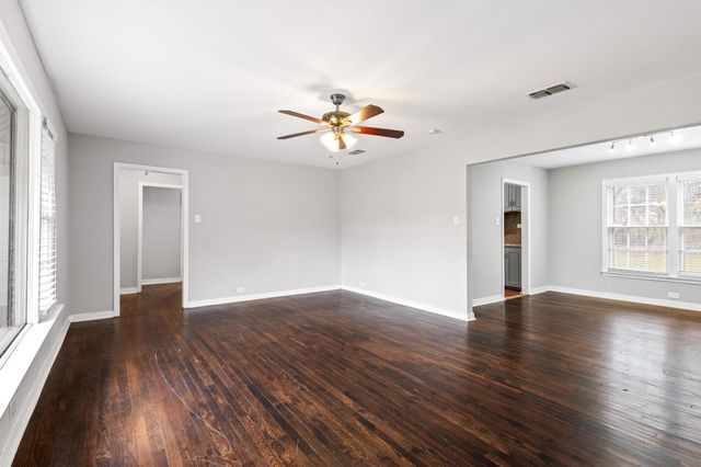 702 W Bells Boulevard, Bells, TX 75414
