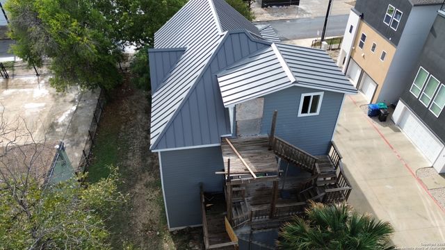 94 Lewis St., San Antonio, TX 78212