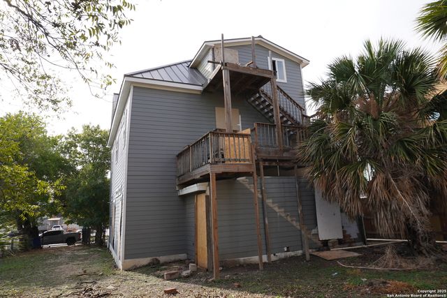 94 Lewis St., San Antonio, TX 78212