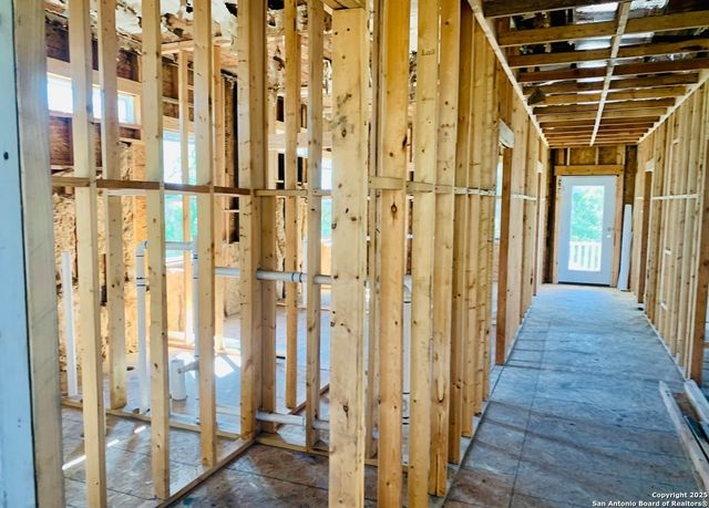 94 Lewis St., San Antonio, TX 78212