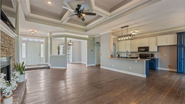 9877 Admiral Drive, Rogers, AR 72756