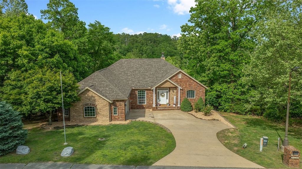 9877 Admiral Drive, Rogers, AR 72756