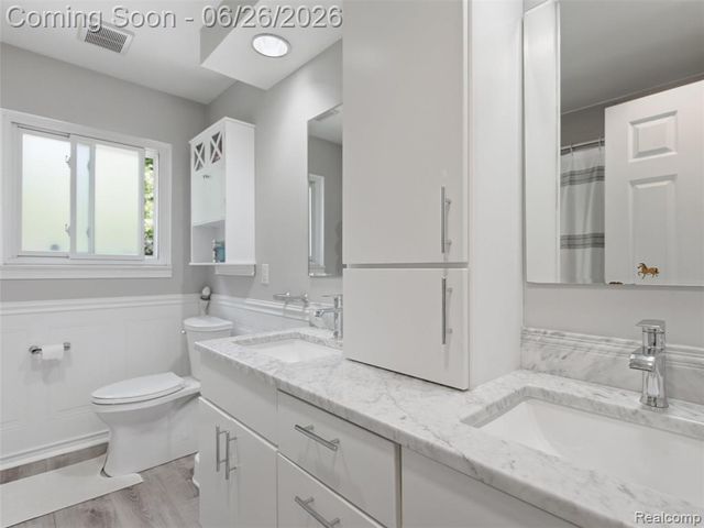 40963 Flagstaff Drive, Sterling Heights, MI 48313