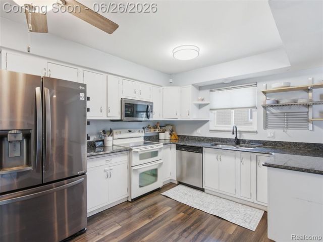 40963 Flagstaff Drive, Sterling Heights, MI 48313