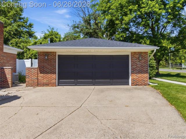40963 Flagstaff Drive, Sterling Heights, MI 48313