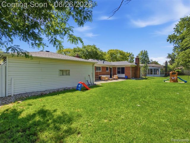 40963 Flagstaff Drive, Sterling Heights, MI 48313
