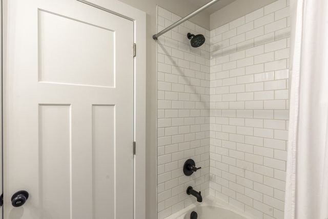 450 Glastonbury Rd Apt 12, Nashville, TN 37217